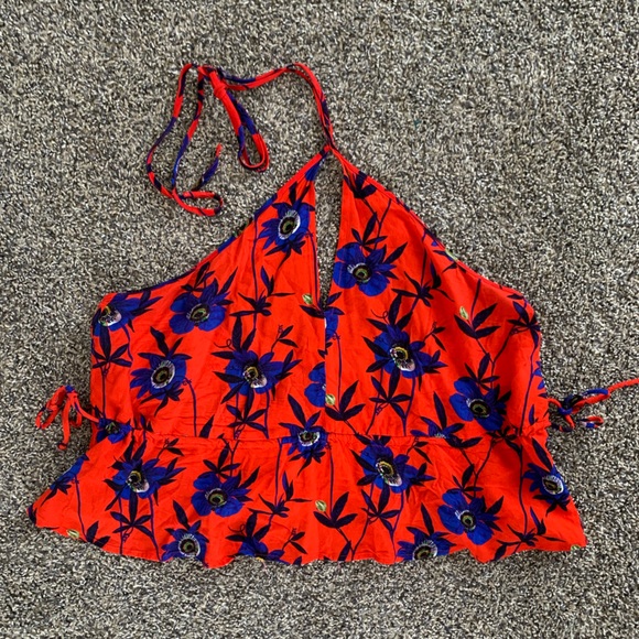 H&M Tops - H&M Passionflower Halter Top
